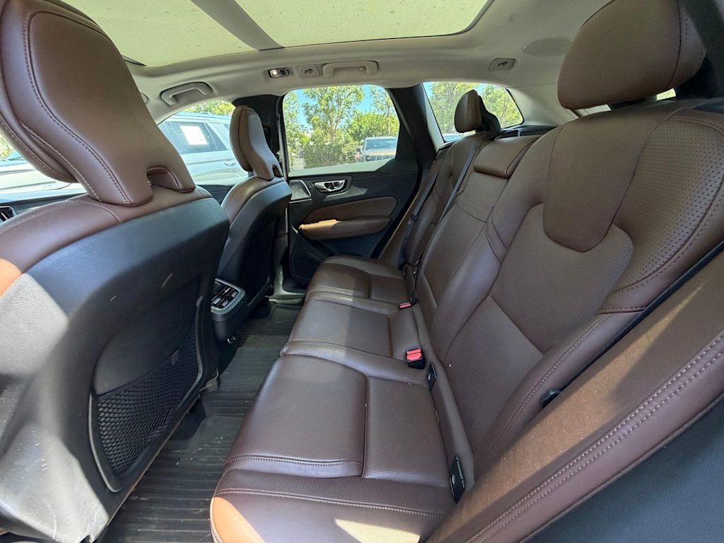 Thumbnail: 2019 Volvo XC60 - 6
