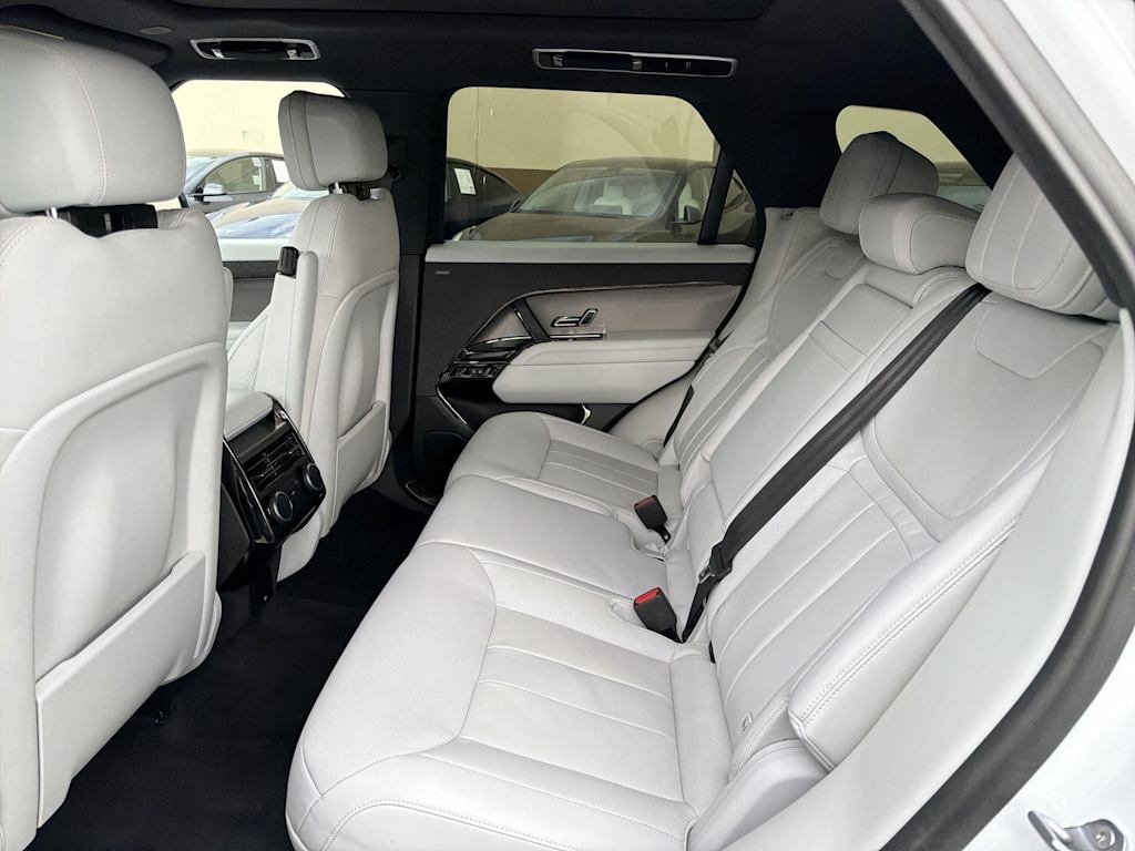 Thumbnail: 2023 Land Rover Range Rover Sport - 12