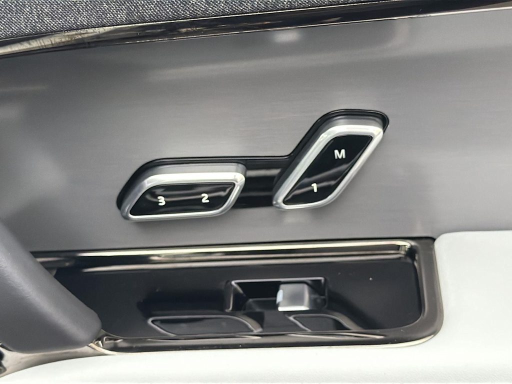 Thumbnail: 2023 Land Rover Range Rover Sport - 36