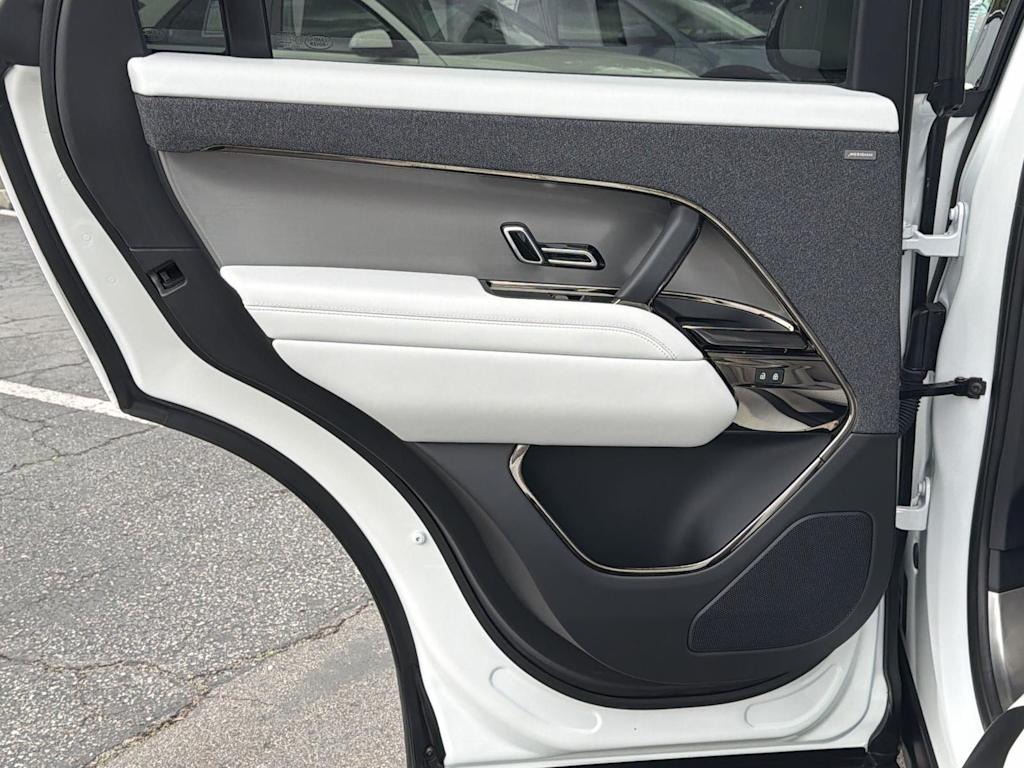 Thumbnail: 2023 Land Rover Range Rover Sport - 31