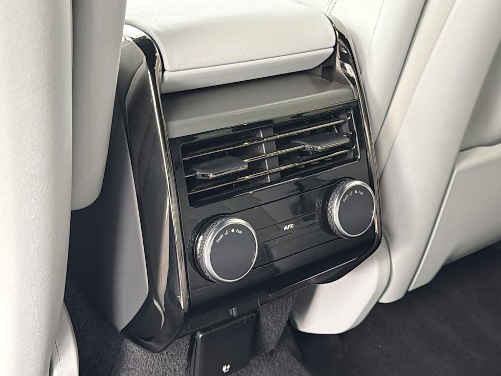 Thumbnail: 2023 Land Rover Range Rover Sport - 32