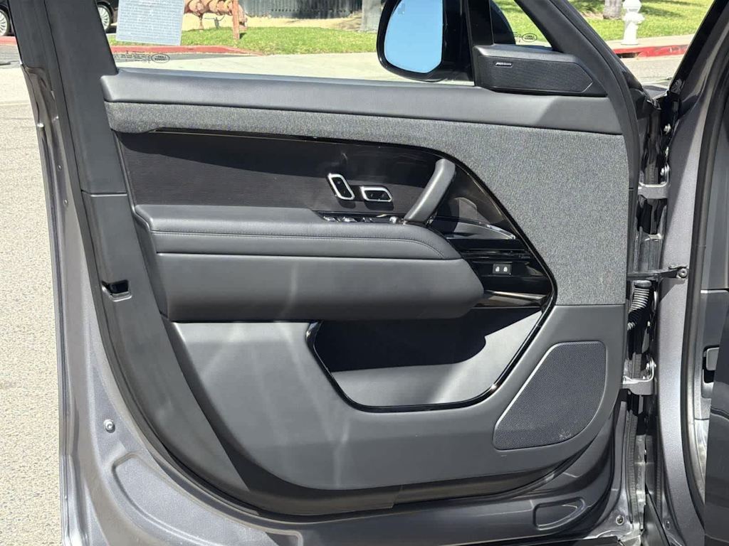 Thumbnail: 2023 Land Rover Range Rover Sport - 27