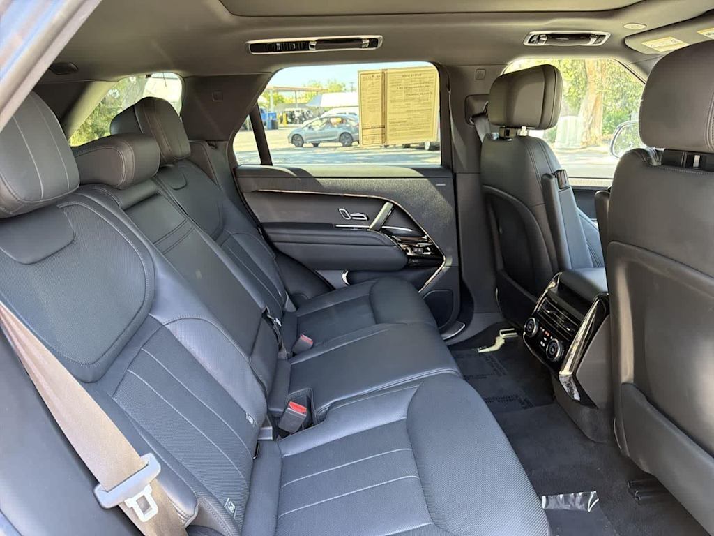 Thumbnail: 2023 Land Rover Range Rover Sport - 32