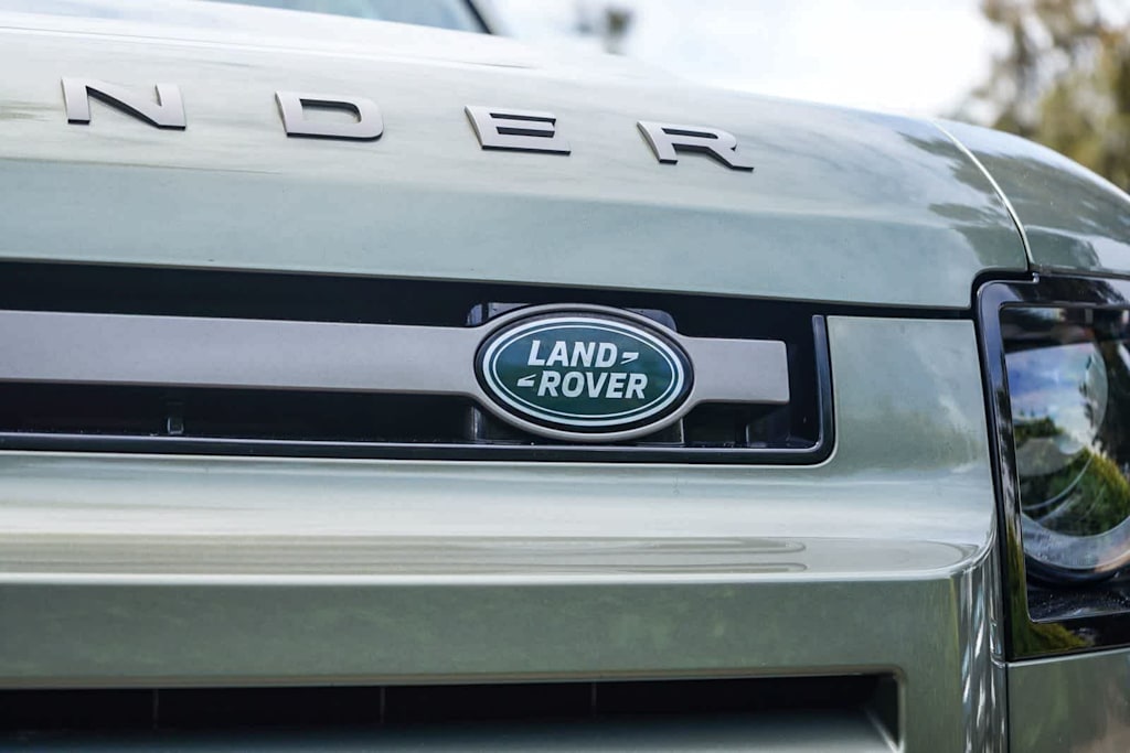 Thumbnail: 2023 Land Rover Defender - 22