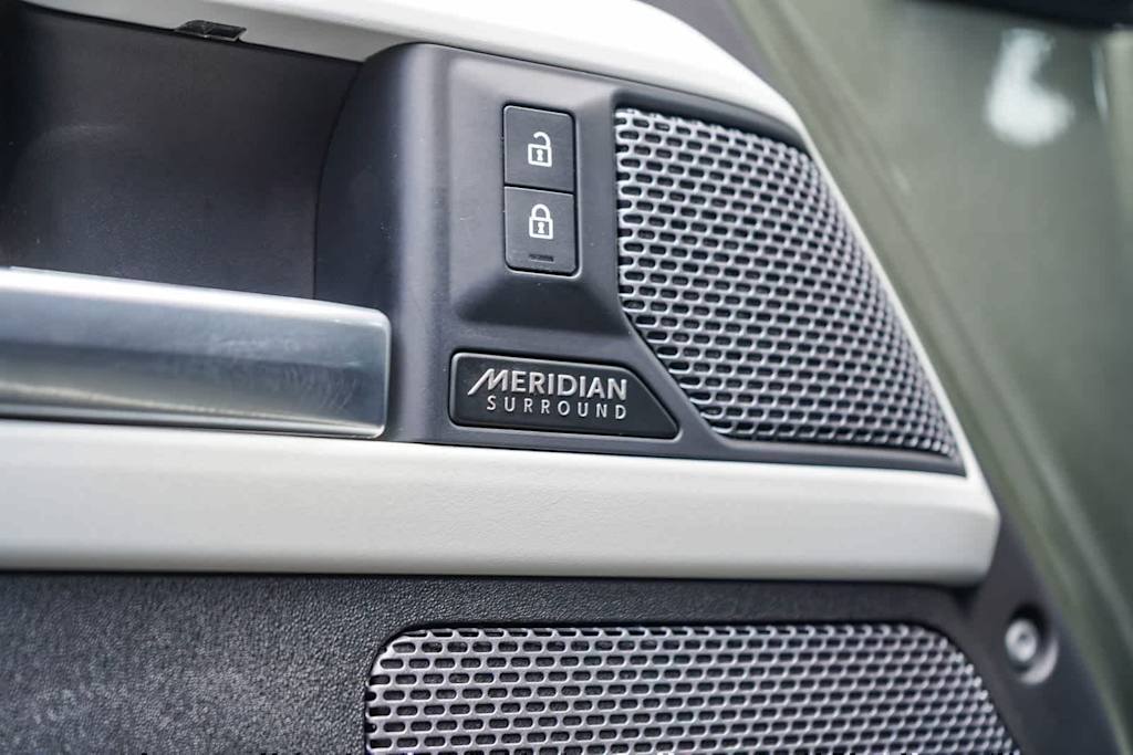 Thumbnail: 2023 Land Rover Defender - 26