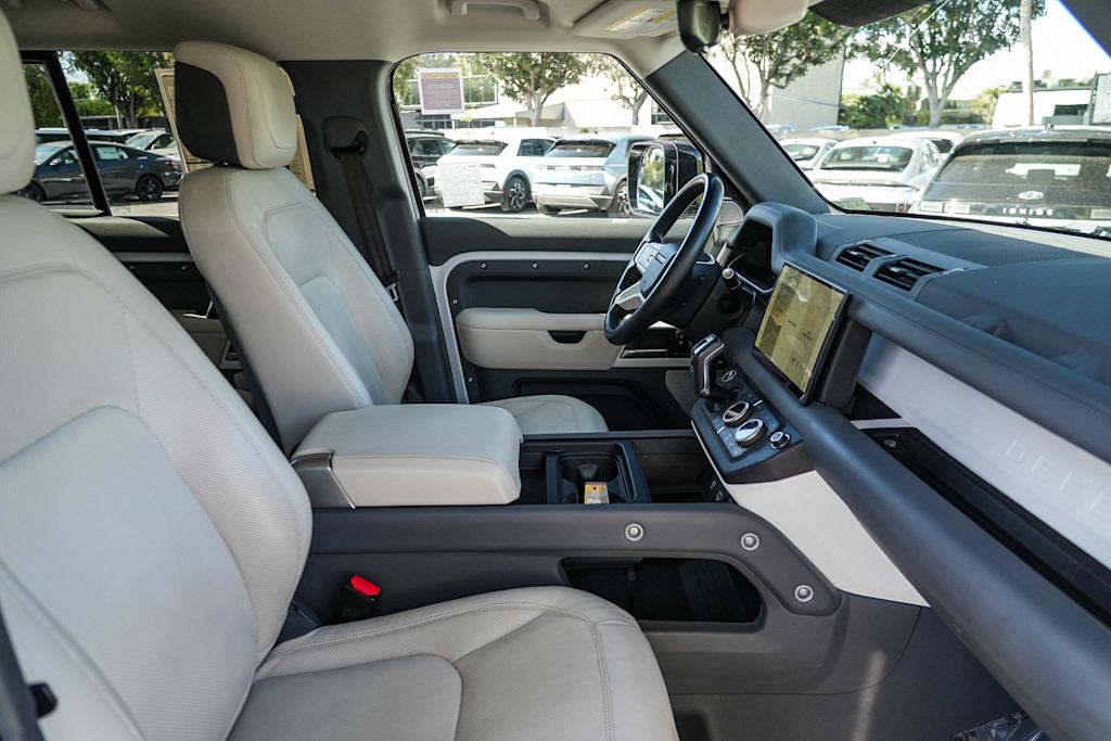 Thumbnail: 2023 Land Rover Defender - 10