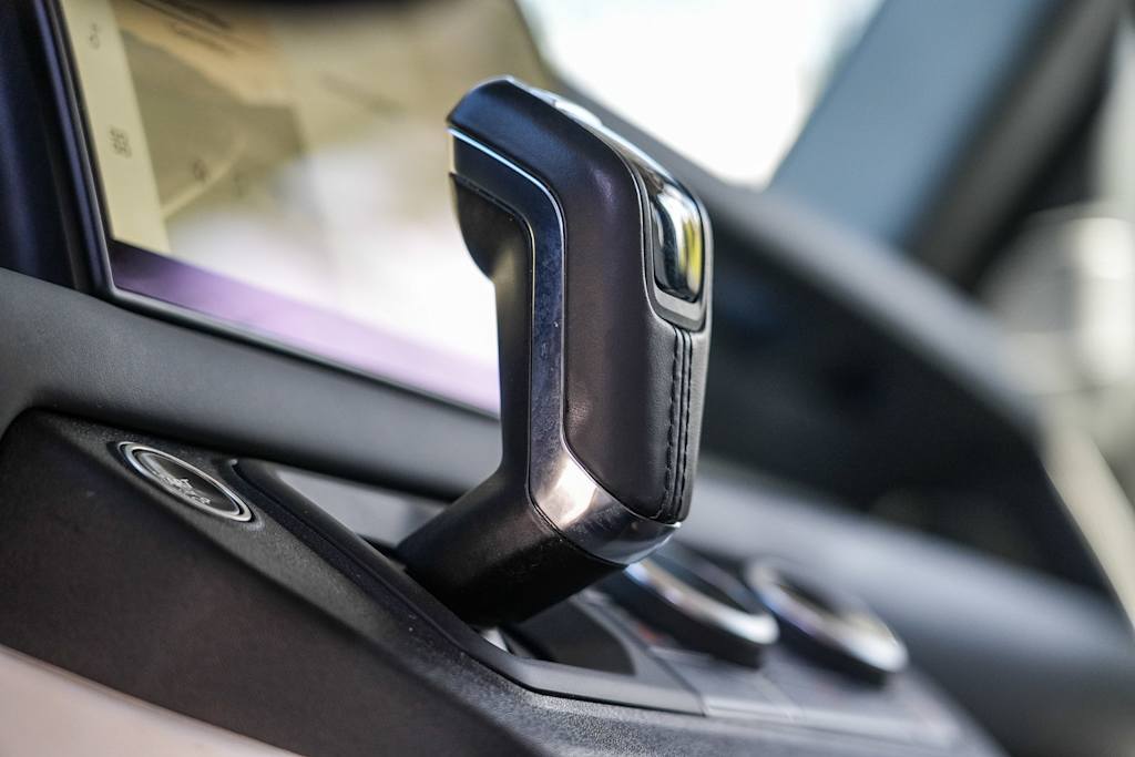 Thumbnail: 2023 Land Rover Defender - 26