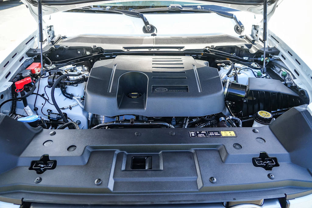 Thumbnail: 2023 Land Rover Defender - 8