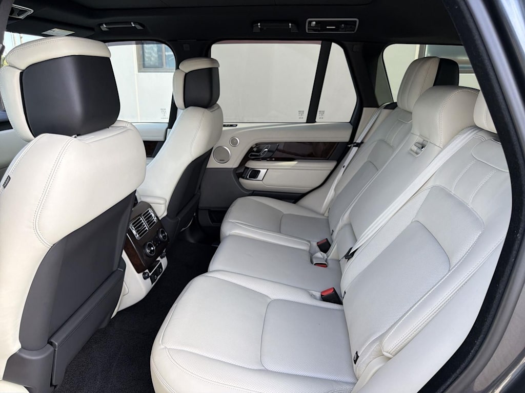 Thumbnail: 2022 Land Rover Range Rover - 12