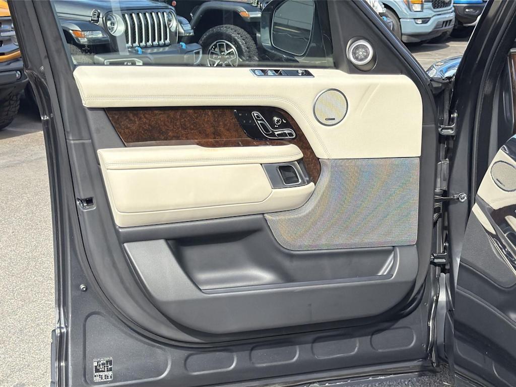 Thumbnail: 2022 Land Rover Range Rover - 30