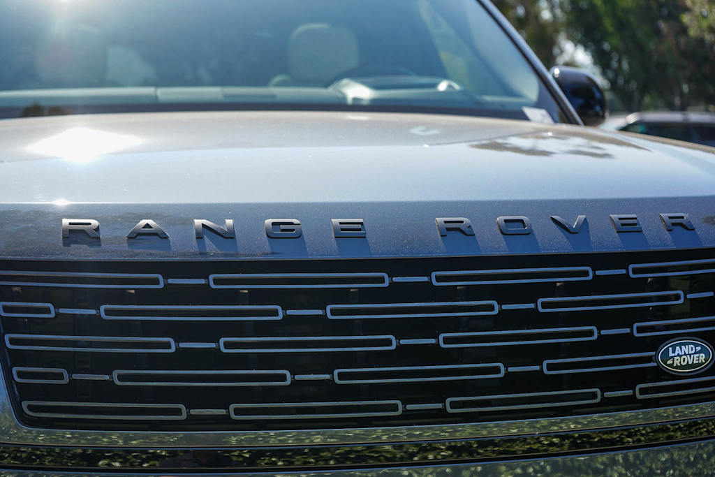 Thumbnail: 2025 Land Rover Range Rover - 19
