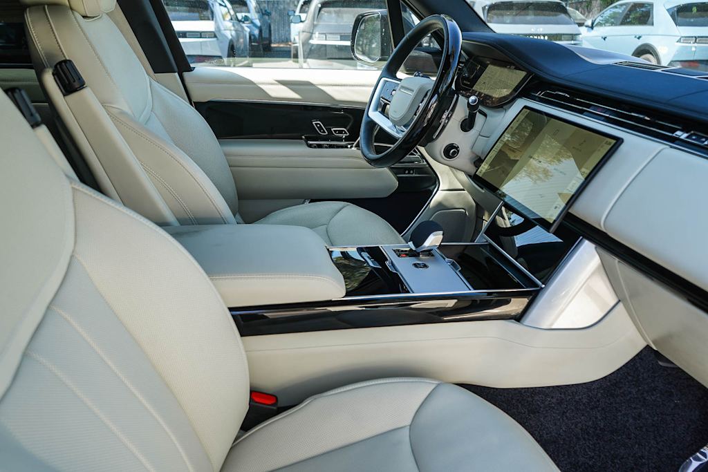 Thumbnail: 2025 Land Rover Range Rover - 9