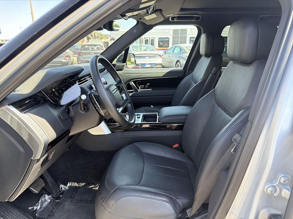 Thumbnail: 2023 Land Rover Range Rover - 10