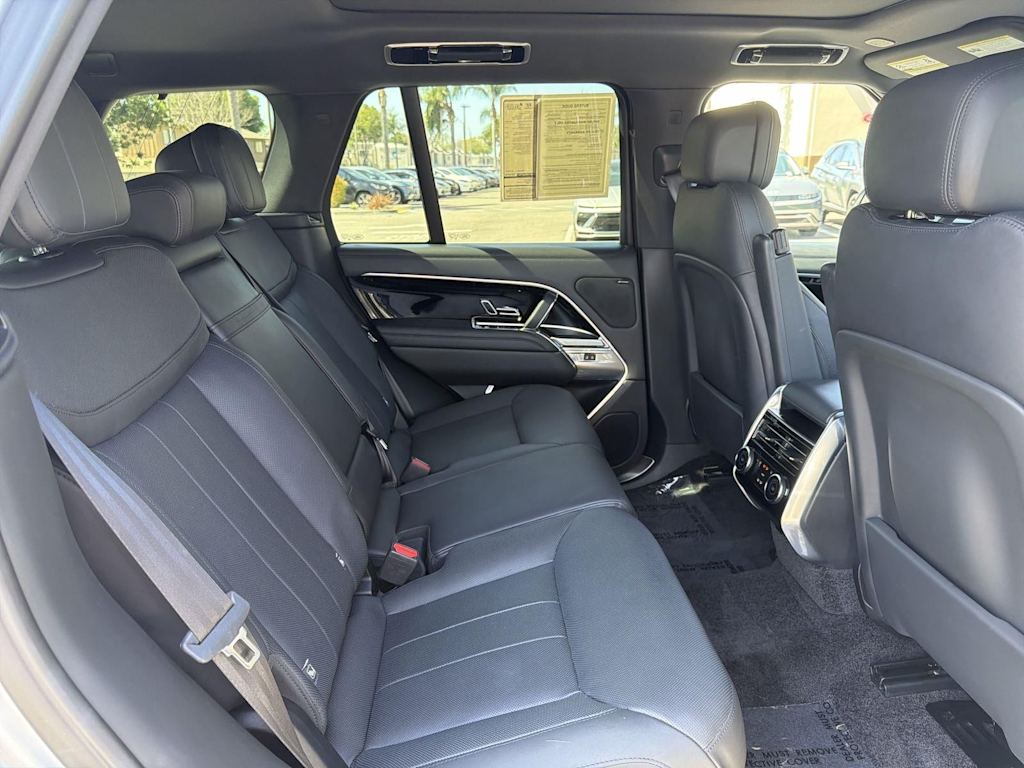 Thumbnail: 2023 Land Rover Range Rover - 34