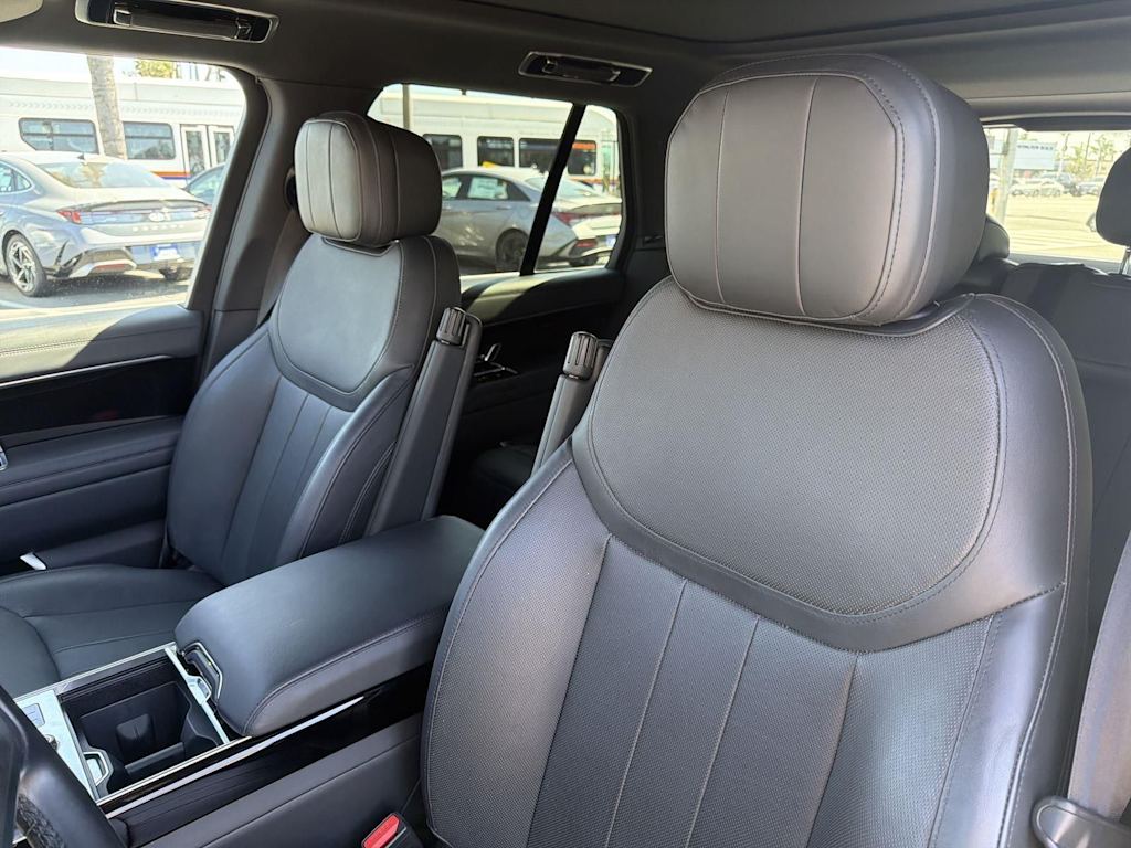 Thumbnail: 2023 Land Rover Range Rover - 11