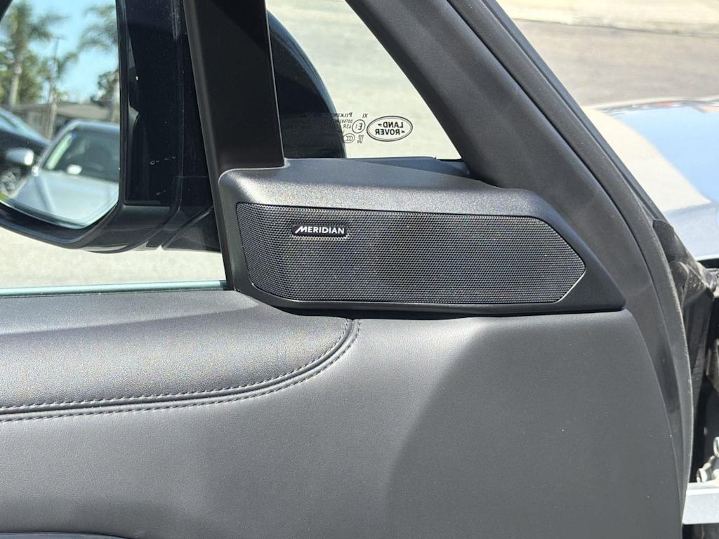 Thumbnail: 2023 Land Rover Range Rover - 31