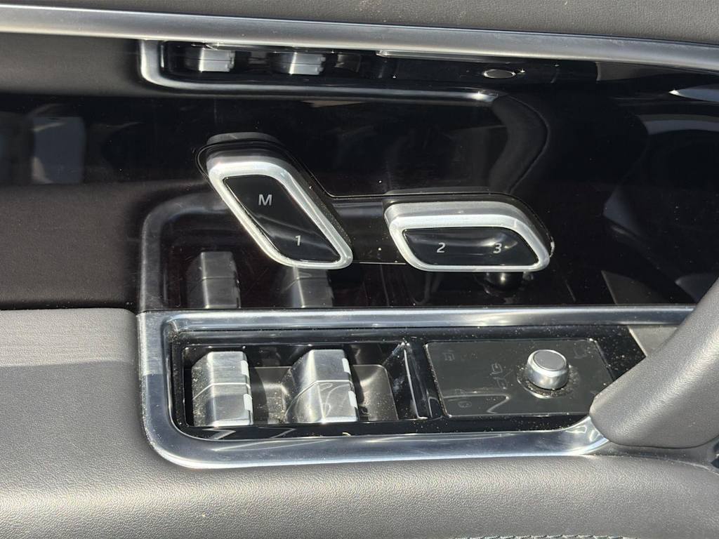 Thumbnail: 2023 Land Rover Range Rover - 7