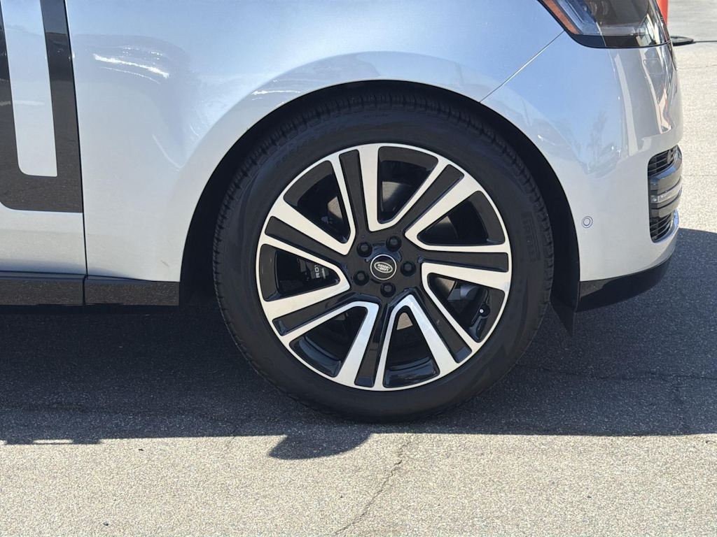 Thumbnail: 2023 Land Rover Range Rover - 8