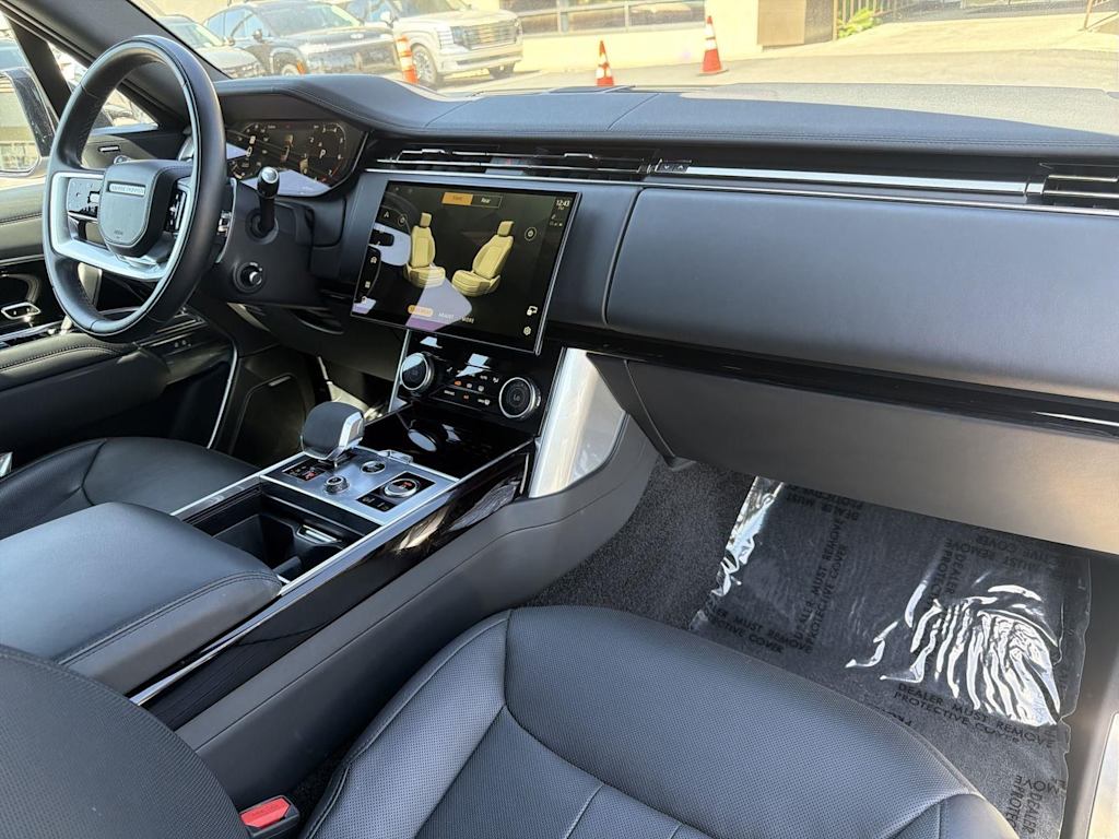 Thumbnail: 2023 Land Rover Range Rover - 13