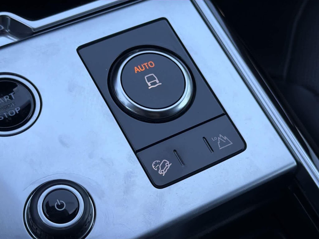 Thumbnail: 2023 Land Rover Range Rover - 27