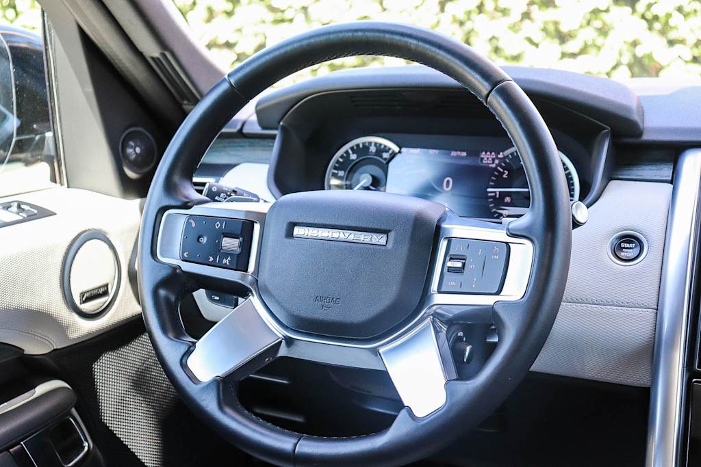 Thumbnail: 2023 Land Rover Discovery - 2