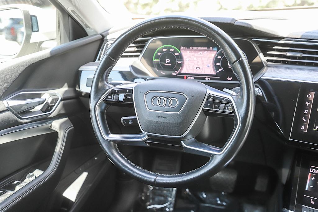 Thumbnail: 2021 Audi e-tron - 7