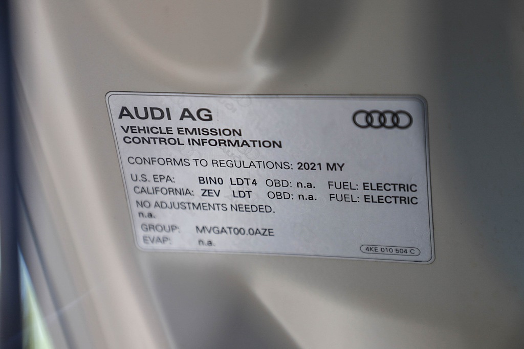 Thumbnail: 2021 Audi e-tron - 26