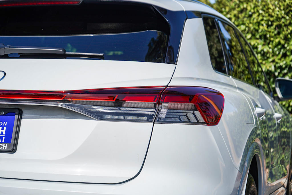 Thumbnail: 2023 Audi Q4 e-tron - 19