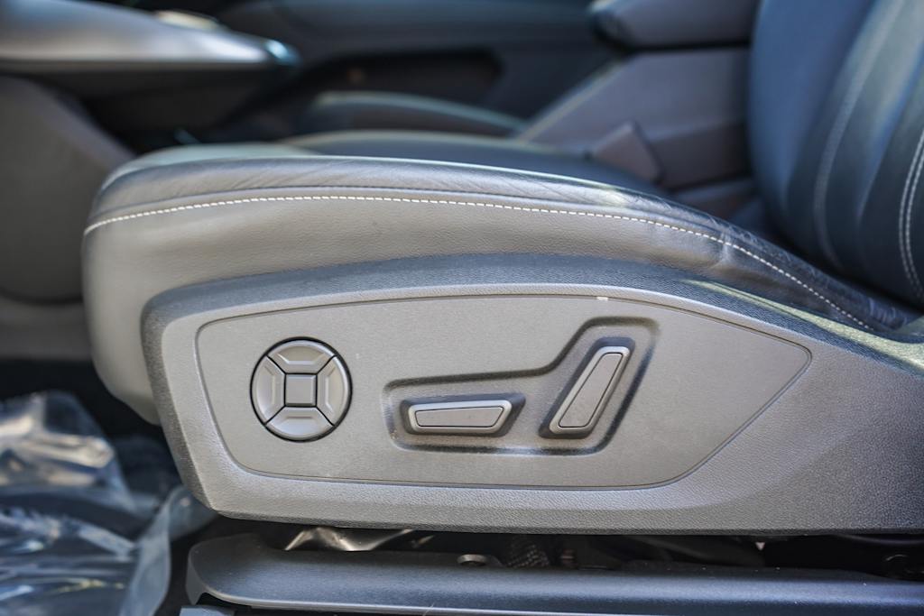 Thumbnail: 2023 Audi Q4 e-tron - 25