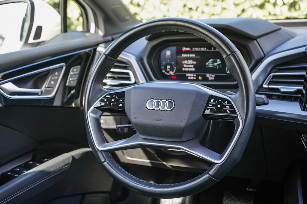 Thumbnail: 2023 Audi Q4 e-tron - 9