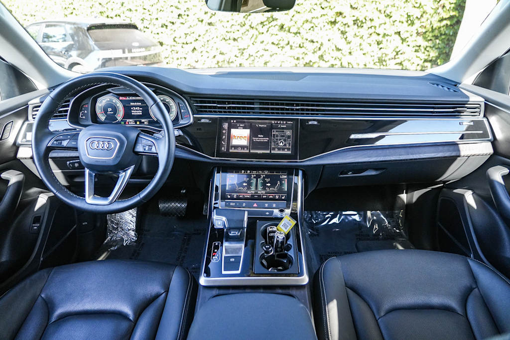 Thumbnail: 2022 Audi Q8 - 2