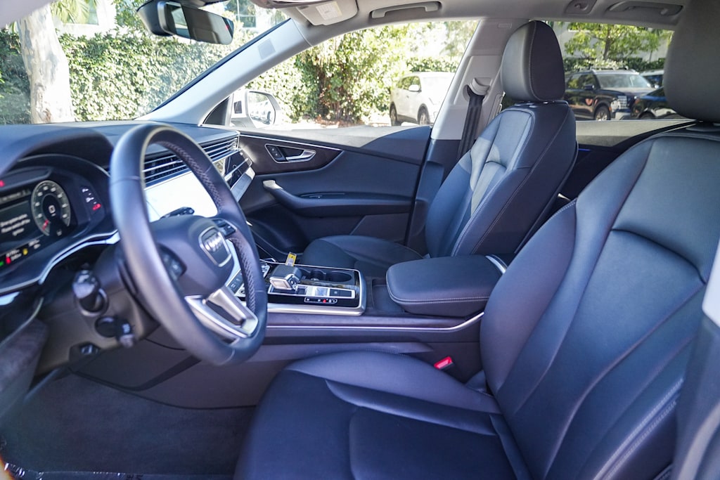 Thumbnail: 2022 Audi Q8 - 11