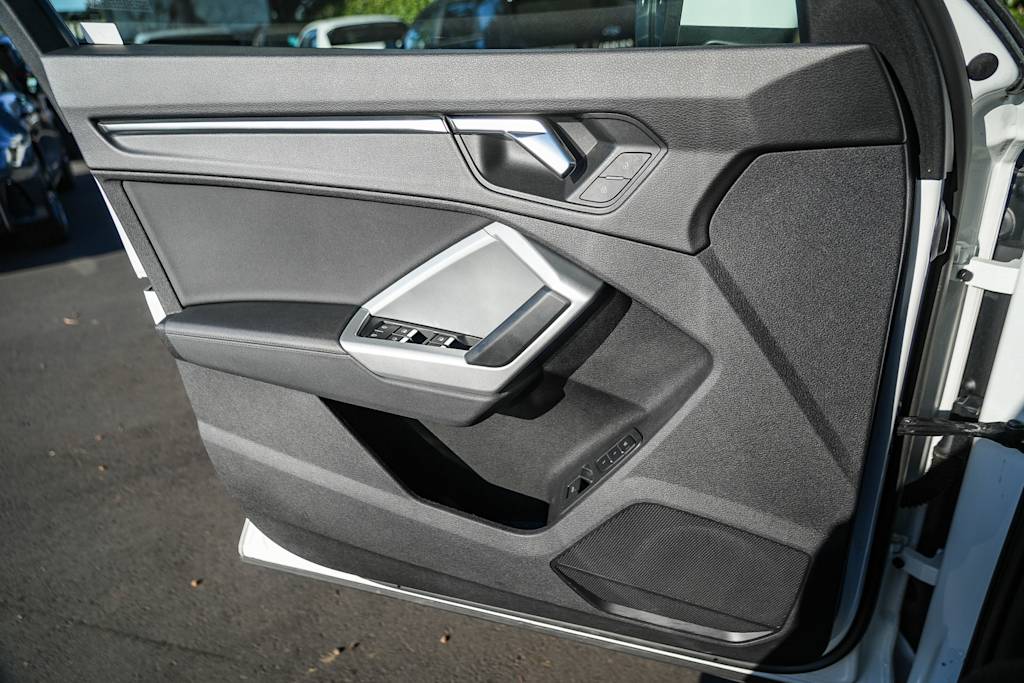 Thumbnail: 2022 Audi Q3 - 27