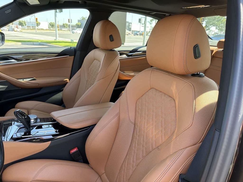 Thumbnail: 2023 BMW 5 Series - 11