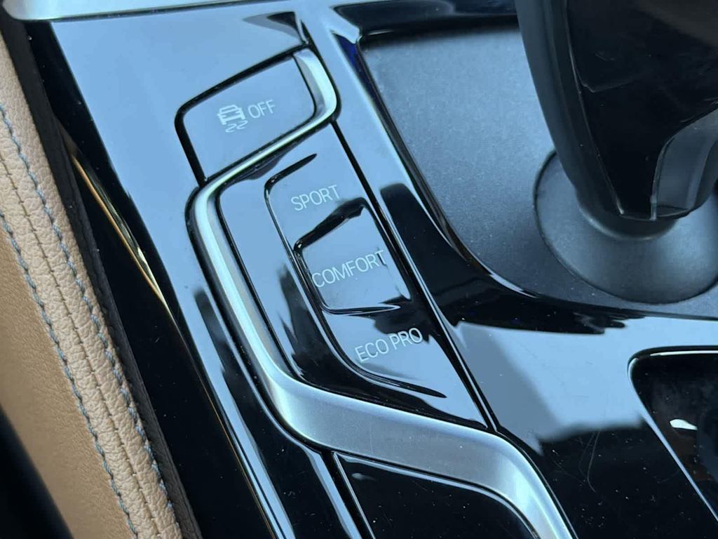 Thumbnail: 2023 BMW 5 Series - 27