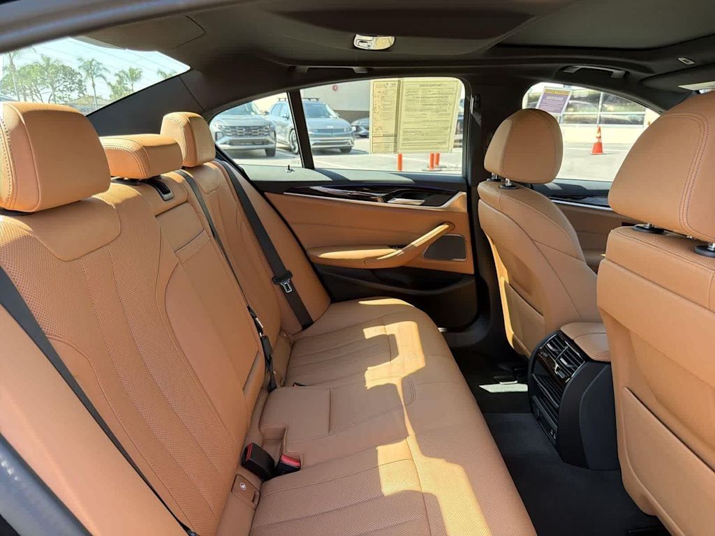 Thumbnail: 2023 BMW 5 Series - 34