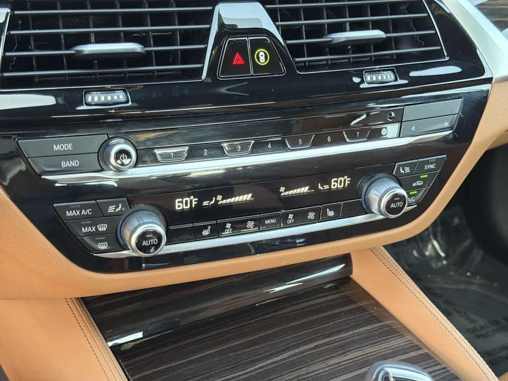 Thumbnail: 2023 BMW 5 Series - 24
