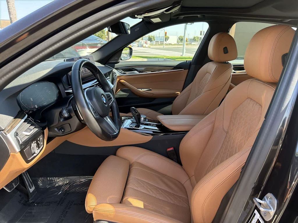 Thumbnail: 2023 BMW 5 Series - 10