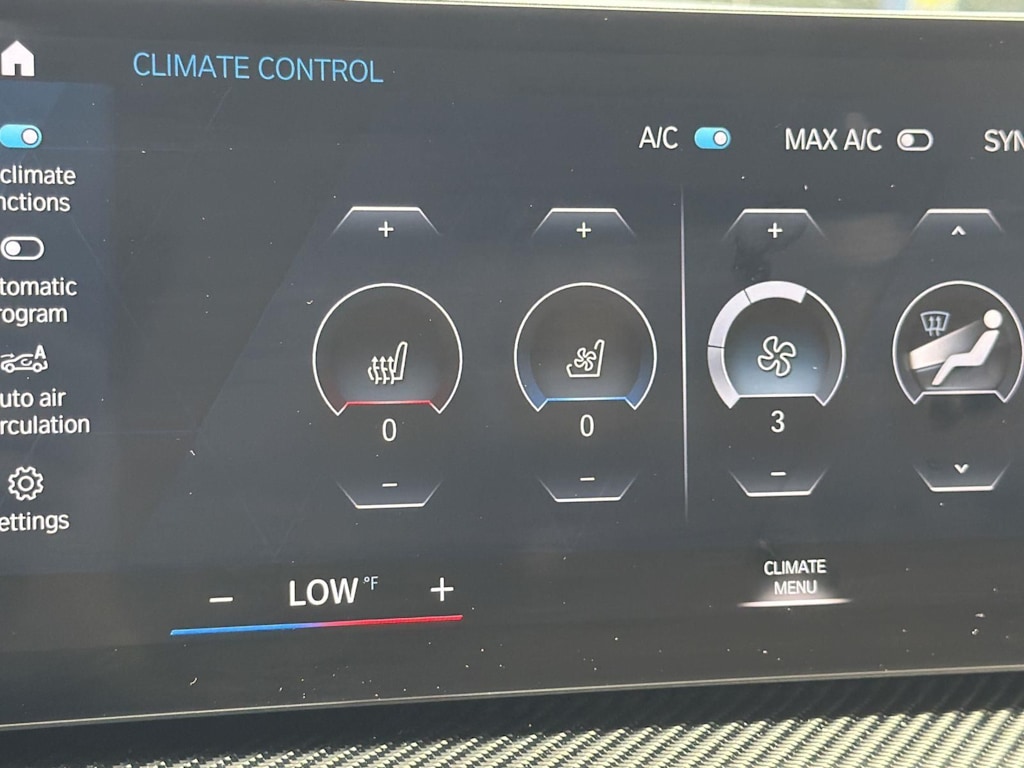 Thumbnail: 2024 BMW M4 - 28