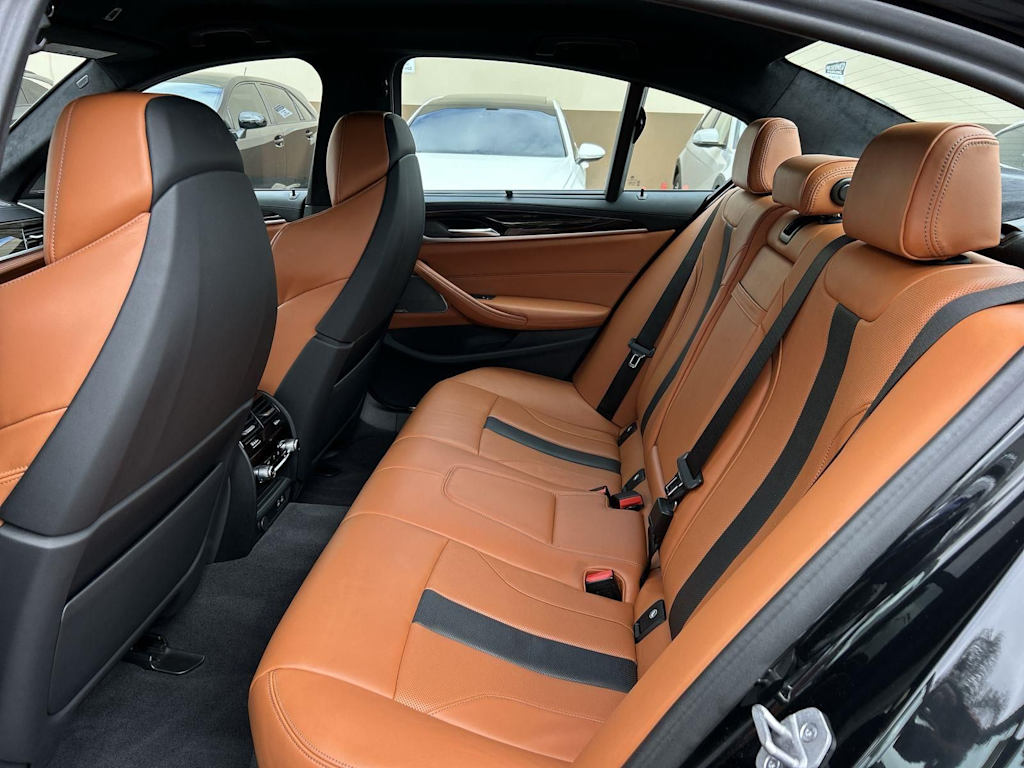 Thumbnail: 2023 BMW M5 - 35