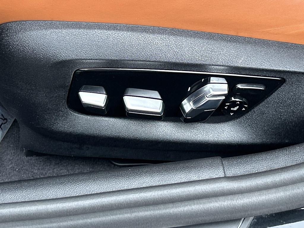 Thumbnail: 2023 BMW M5 - 32