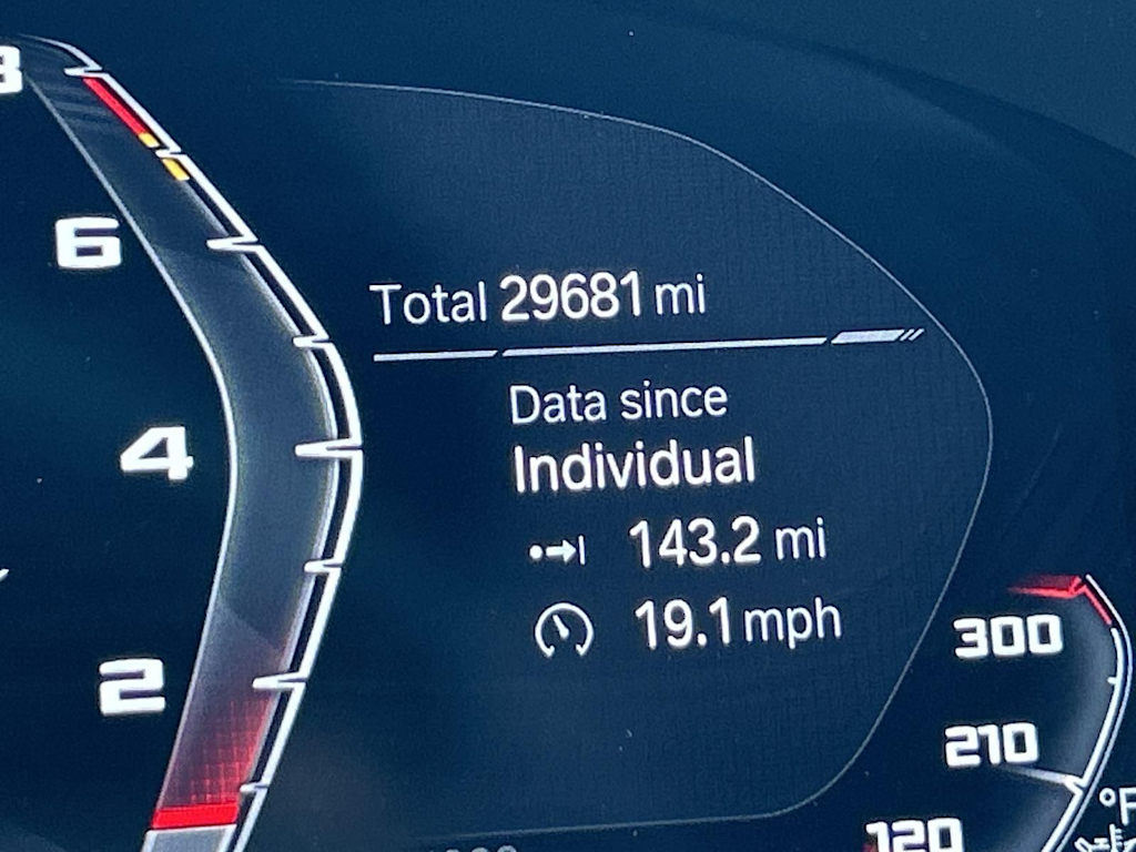 Thumbnail: 2023 BMW M5 - 16