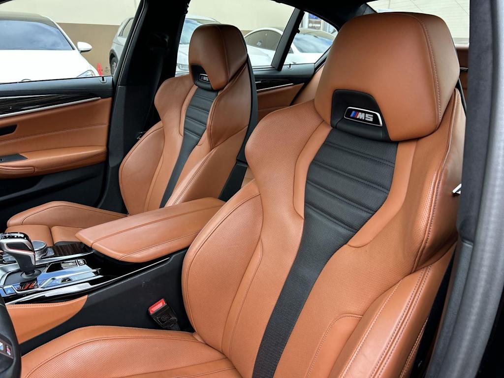 Thumbnail: 2023 BMW M5 - 33