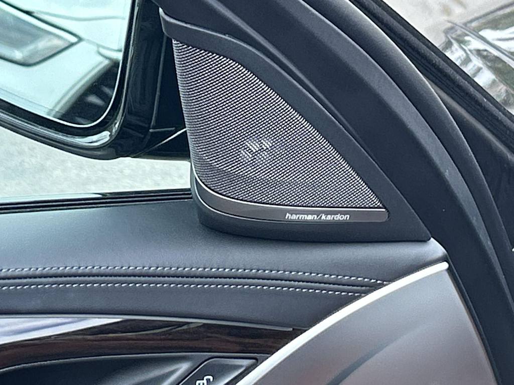 Thumbnail: 2023 BMW M5 - 31