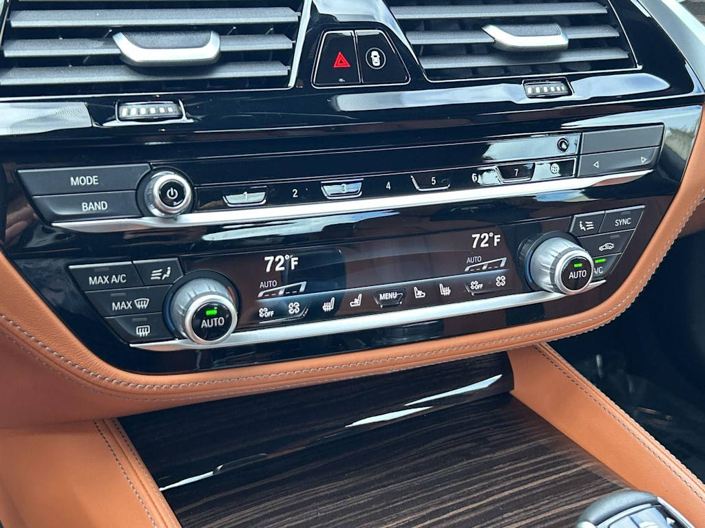 Thumbnail: 2023 BMW M5 - 25