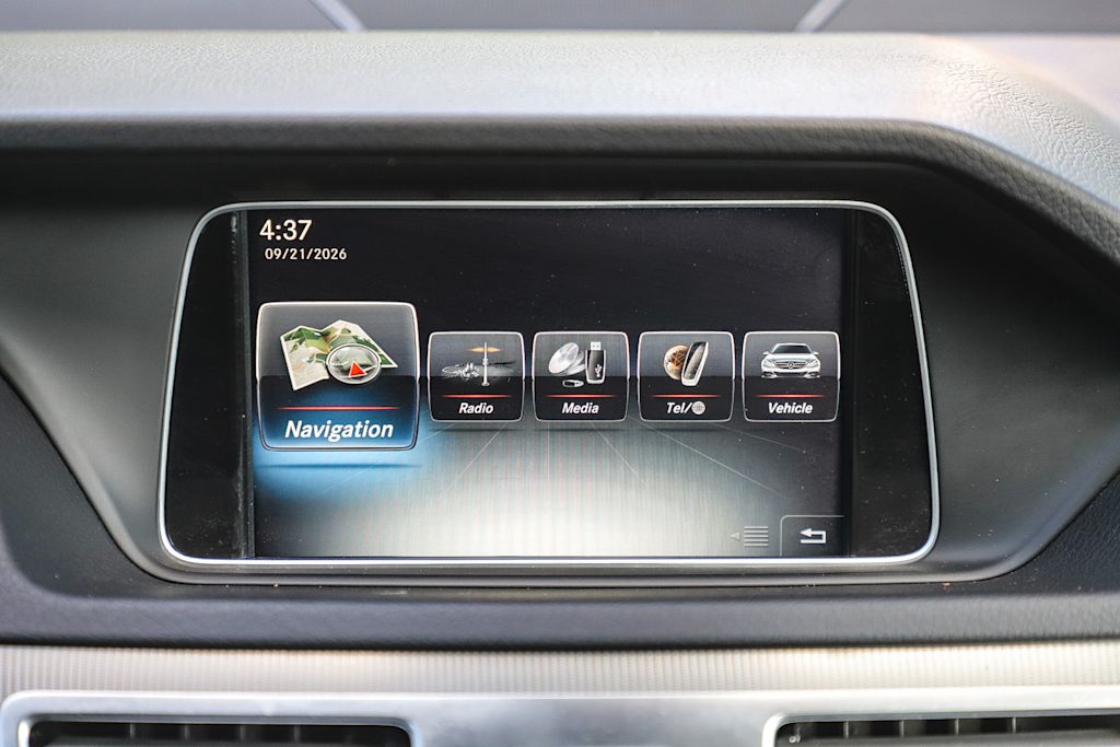 Thumbnail: 2016 Mercedes-Benz E-Class - 23