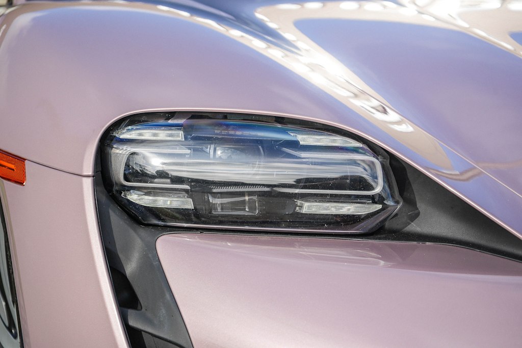Thumbnail: 2023 Porsche Taycan - 17