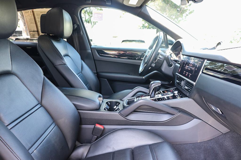 Thumbnail: 2021 Porsche Cayenne - 10