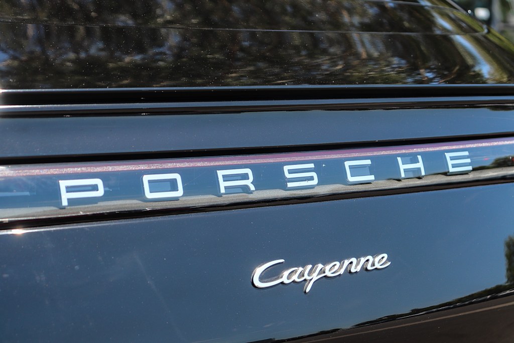 Thumbnail: 2021 Porsche Cayenne - 24