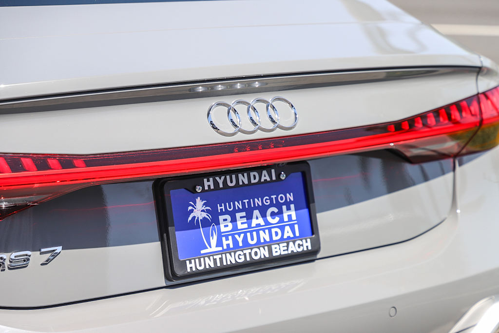 Thumbnail: 2021 Audi RS 7 - 17